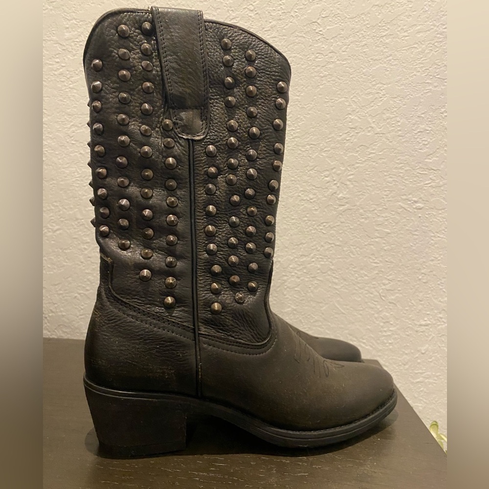 NWOT Steve Madden ✨ Studded Dark Brown 🤎Hayward Western 🤠 Heeled Boots 👢 - Picture 3 of 12